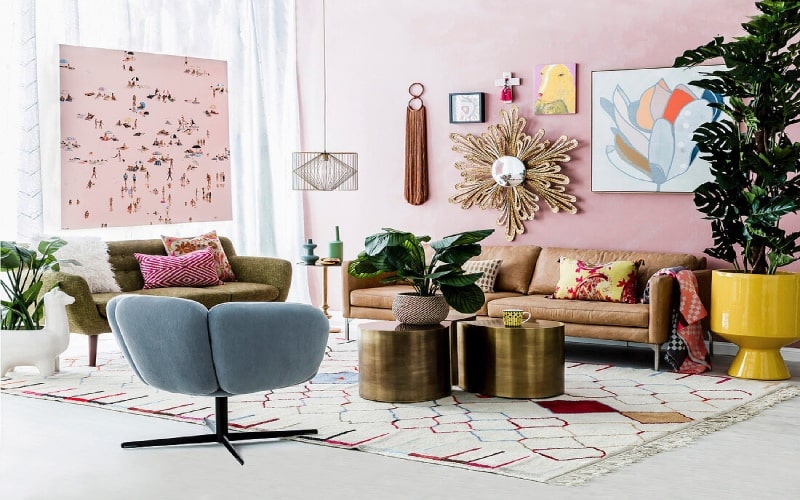 Phòng khách khi thiết kế phong cách retro nhiều màu sắc đem đến sự độc đáo, ấn tượng
